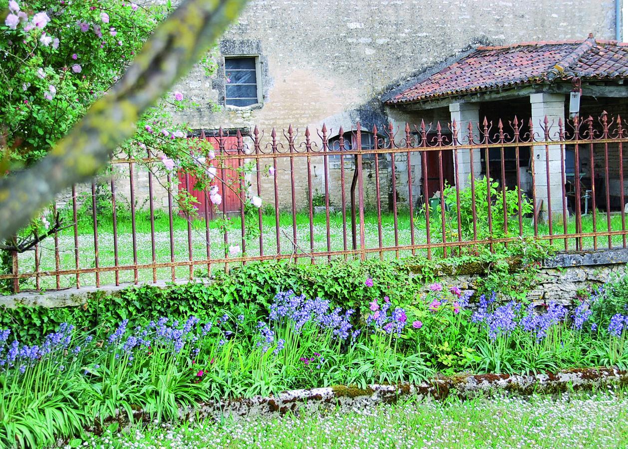 Le Dojo Du Plessis Bed & Breakfast Mareuil  Eksteriør bilde